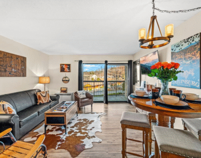 Stylish 1BR | Free Attraction Tix | Views!